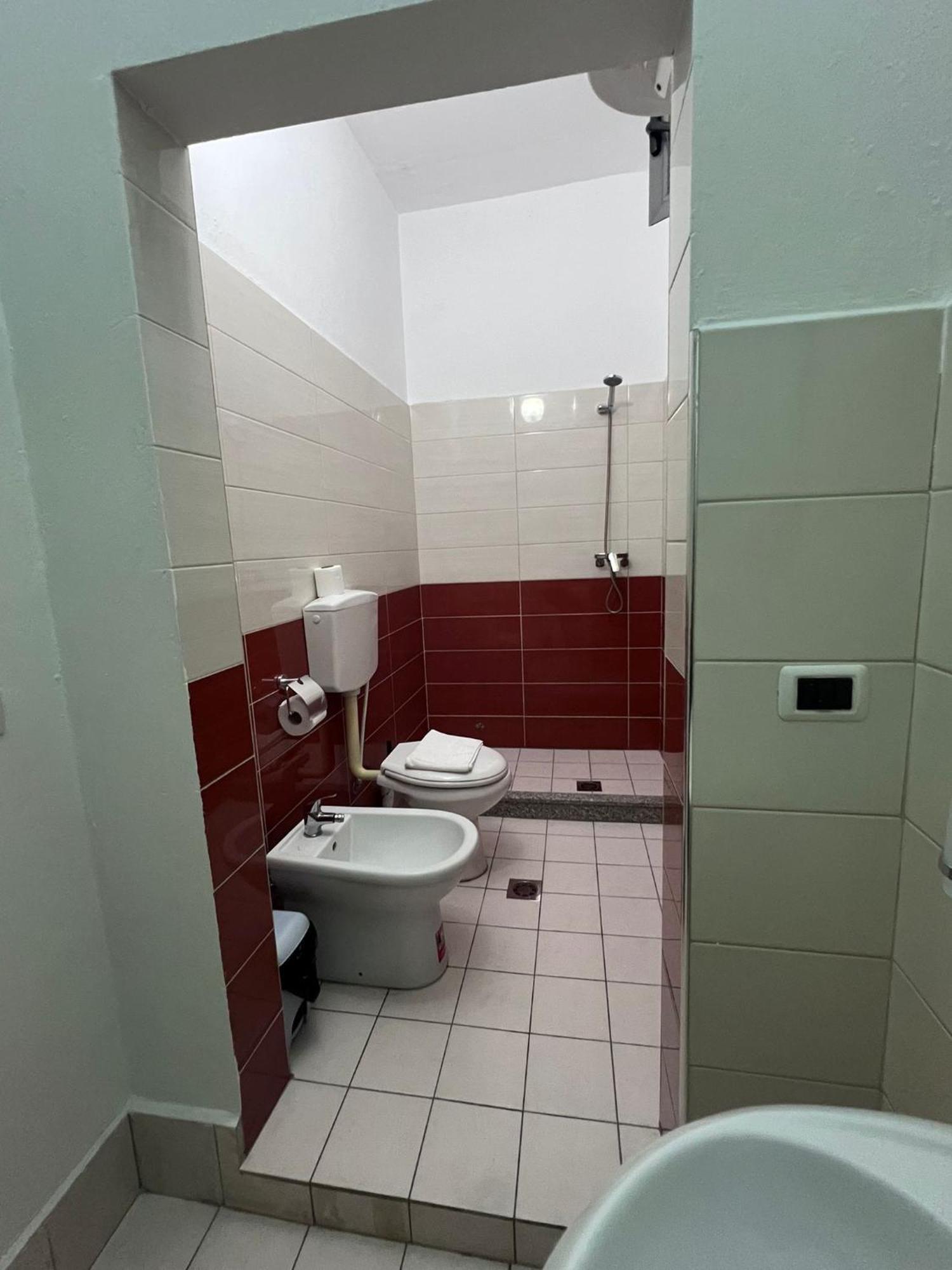 Hostel Internacional Grilë Екстериор снимка